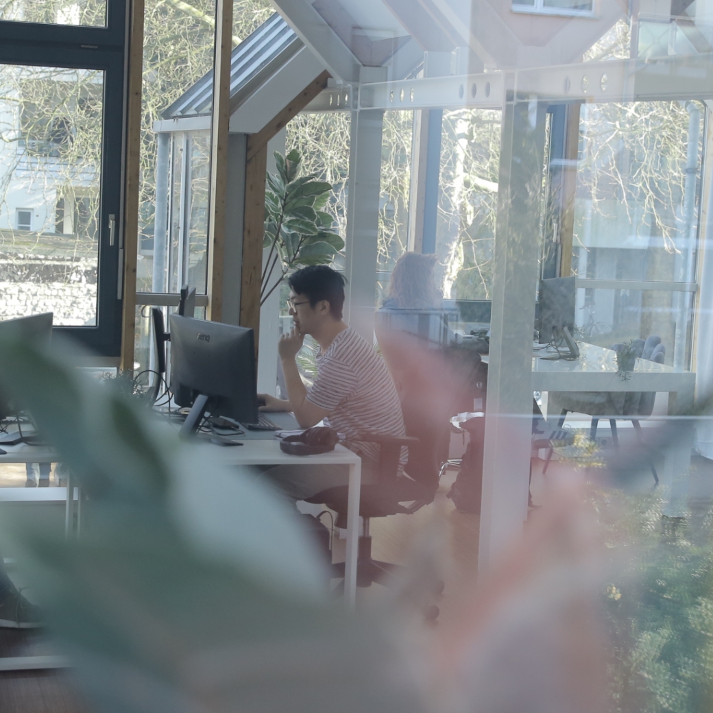 Moderne Arbeitsplatzgestaltung für effiziente Entgeltabrechnung