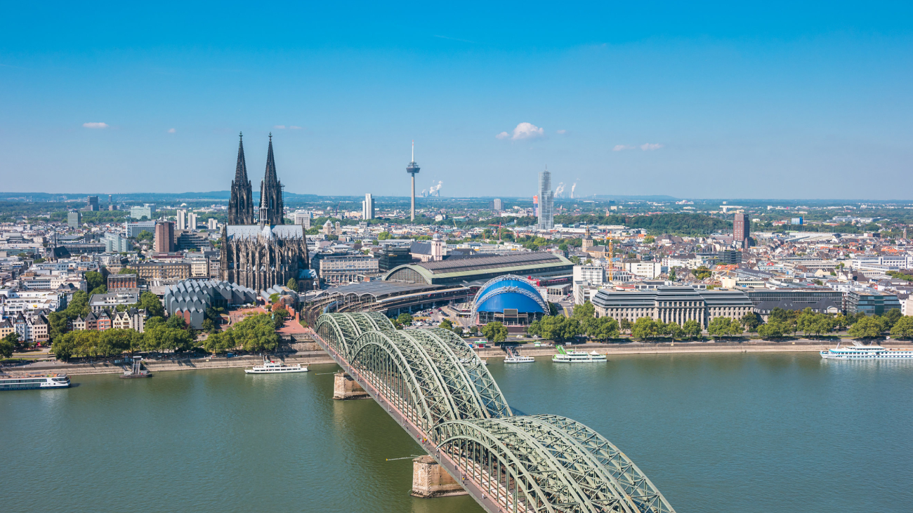 Lohnabrechnung Köln: Kölns beeindruckende Architektur und lebendige Stadtszene