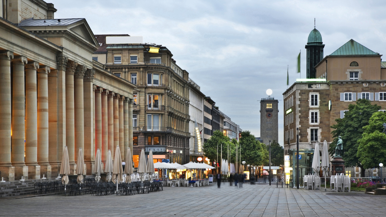 Lohnabrechnung Stuttgart: Moderne Architektur und lebendige Stadtatmosphäre